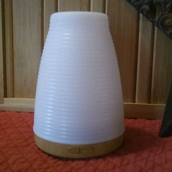 LED Aroma Diffuser - Picture 3 of 6